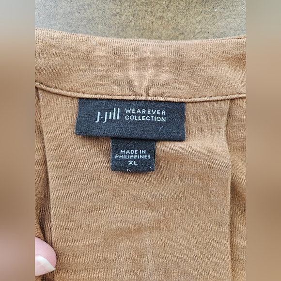 EUC J.Jill Wearever Blouse - Picture 4 of 5